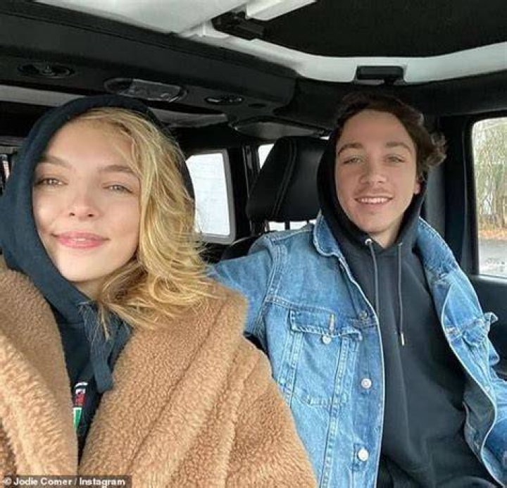 Jodie Comer Partner 2022