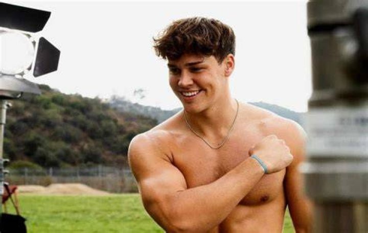 Noah Beck Wiki Biography, Age, Height, Weight, Girlfriend, Wife