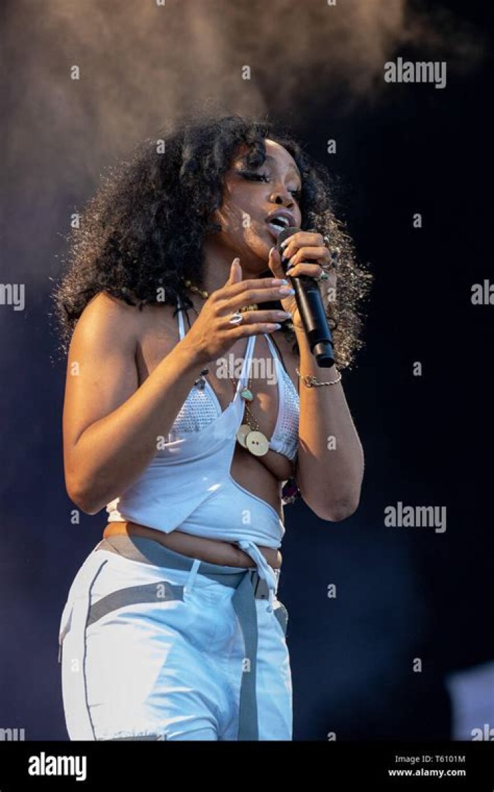 SZA (Solána Imani Rowe)