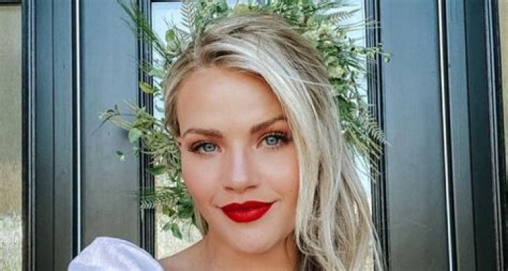 Witney Carson Height, Weight, Measurements, Bra Size, Shoe Size